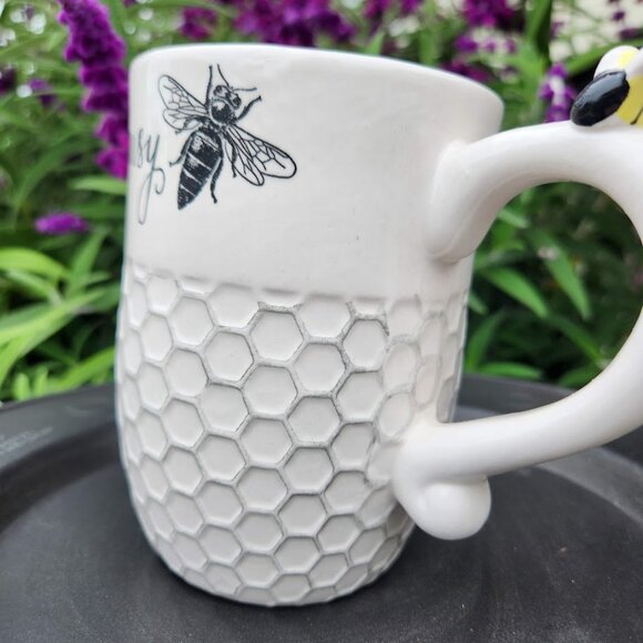 Honey Bee Queen Coffee Mug with Handle White Ceramic Honeycomb Honeybee Bees 5" - Picture 2 of 8